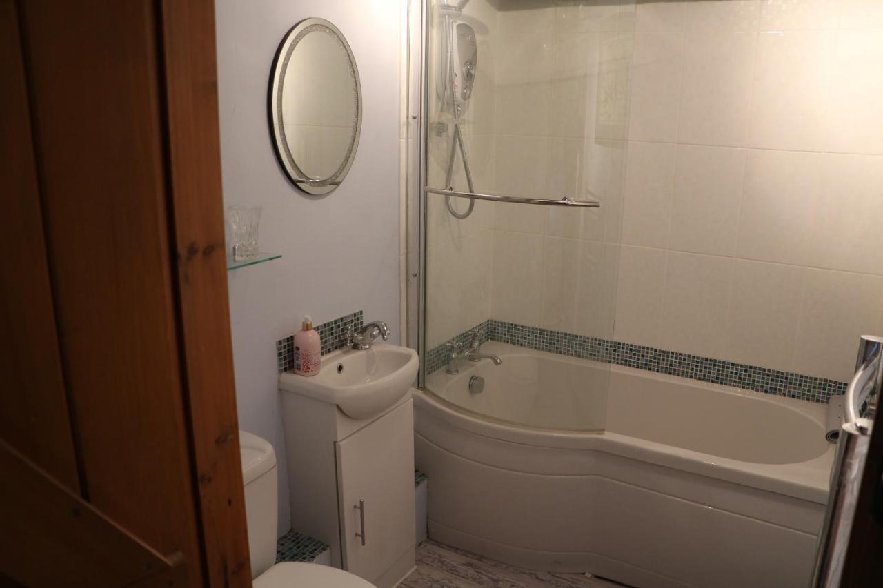 Flat 1 - The Old Mill - Bowbridge Lock - Stroud Appartement Stroud  Buitenkant foto